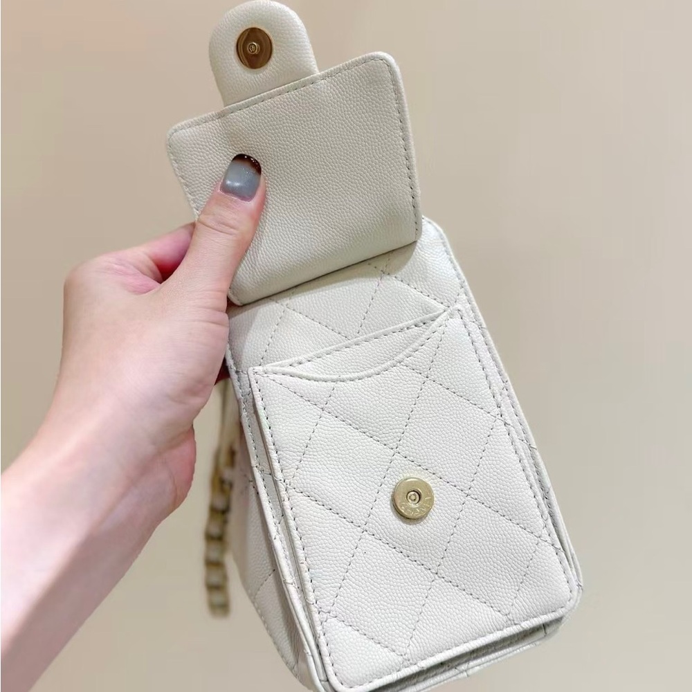 Chanel 2026 New Genuine Leather Women's Bag: Stylish and Versatile Crossbody Bag - Picture 9 of 10